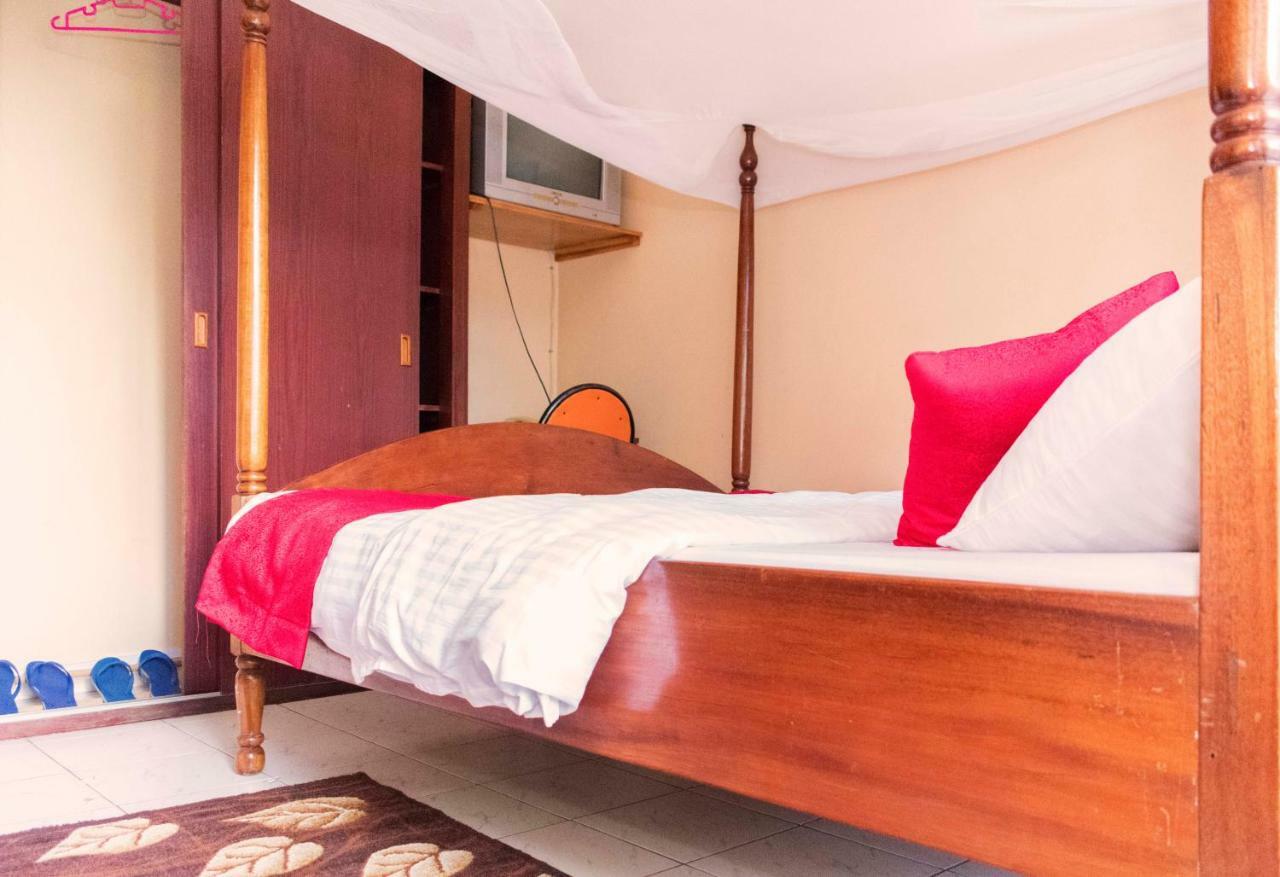 Rwenzori International Hotel Kasese Exteriör bild