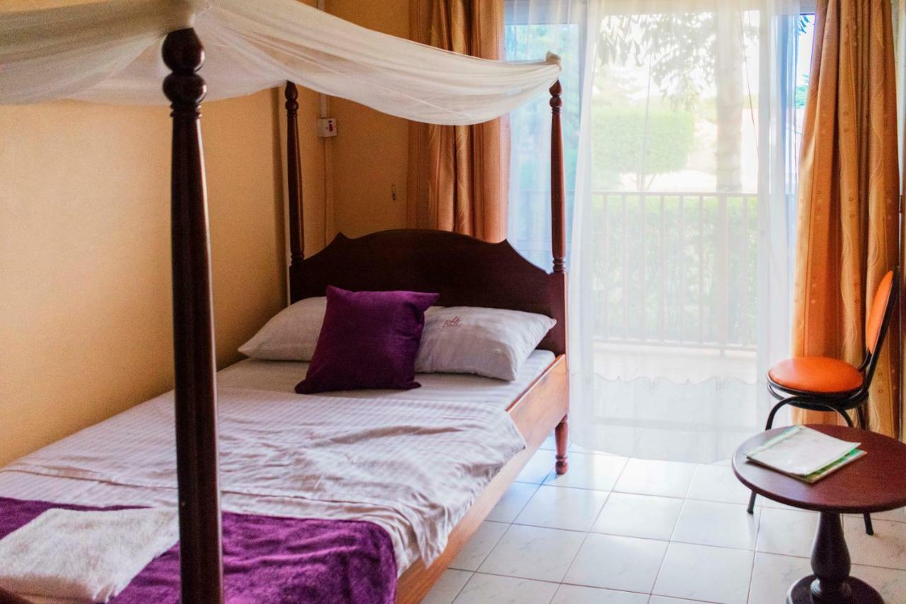 Rwenzori International Hotel Kasese Exteriör bild