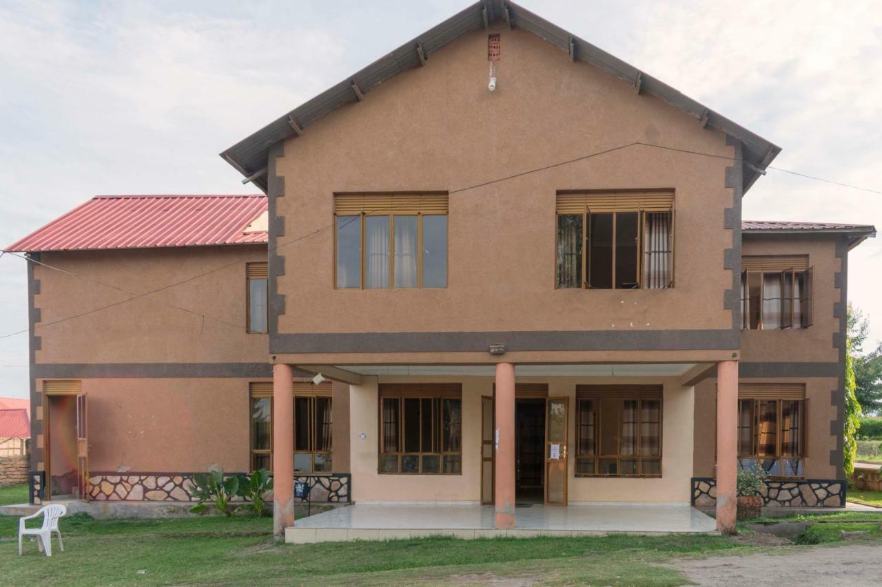 Rwenzori International Hotel Kasese Exteriör bild