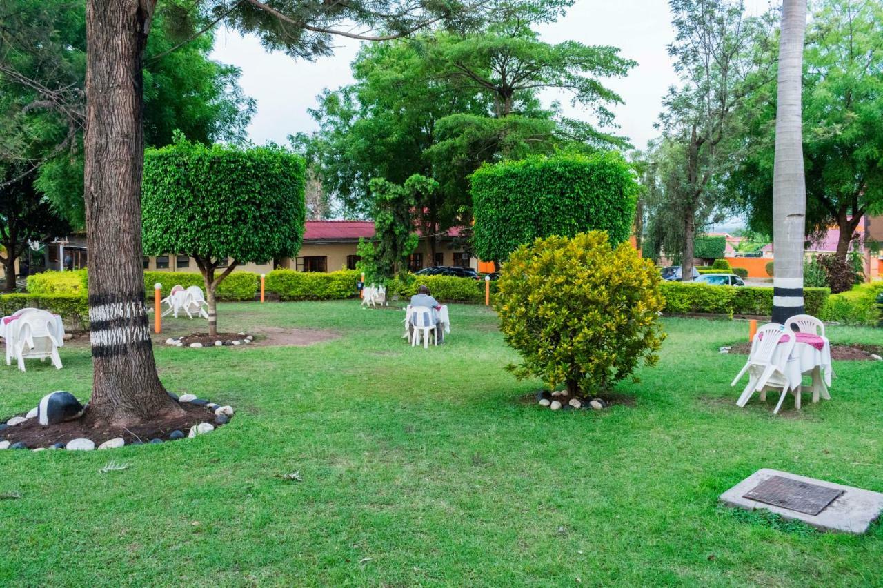 Rwenzori International Hotel Kasese Exteriör bild