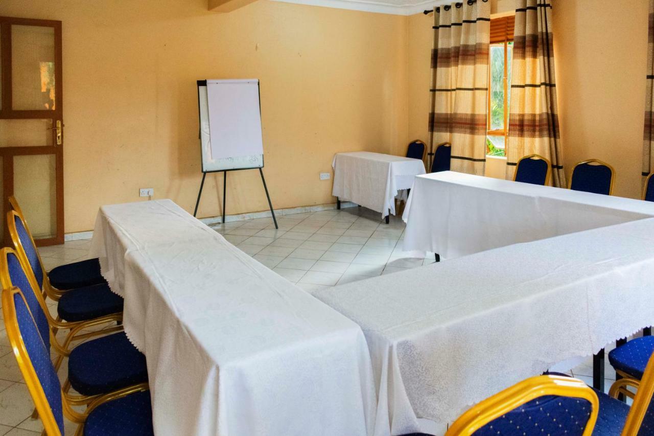 Rwenzori International Hotel Kasese Exteriör bild