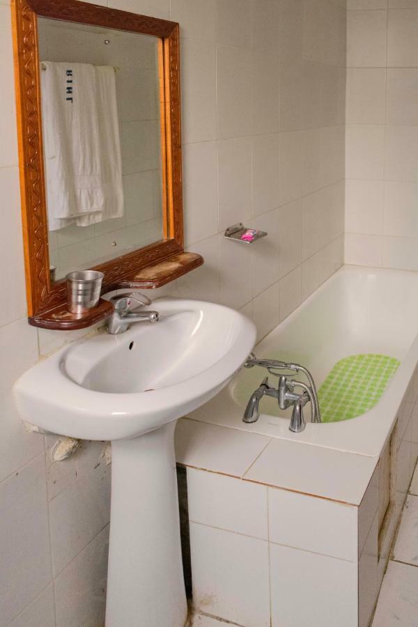Rwenzori International Hotel Kasese Exteriör bild