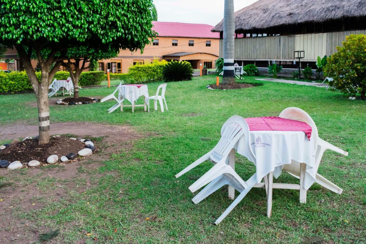 Rwenzori International Hotel Kasese Exteriör bild