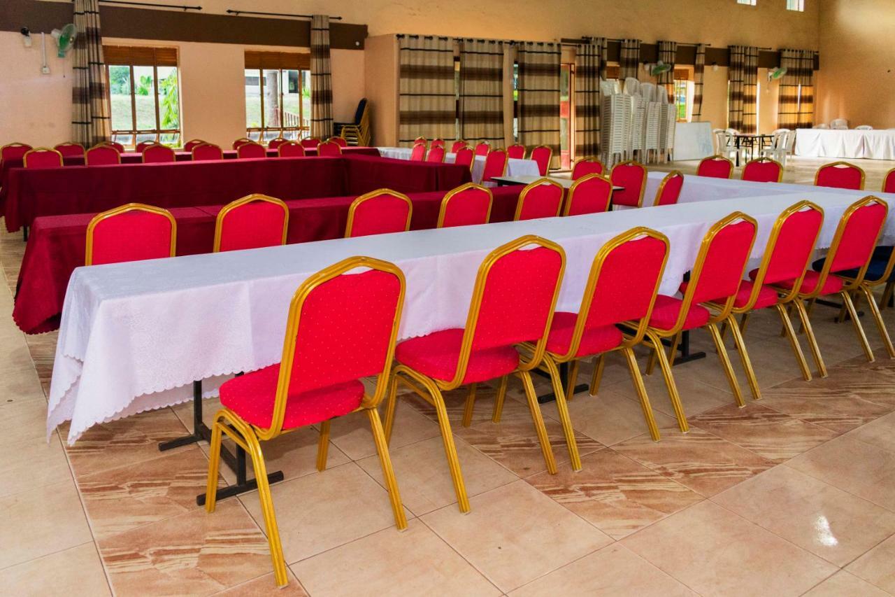 Rwenzori International Hotel Kasese Exteriör bild